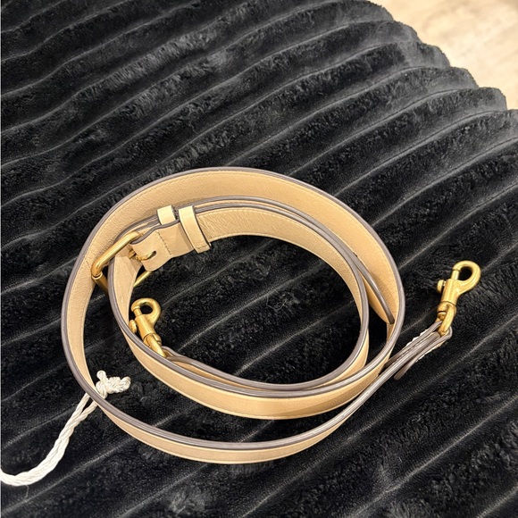 COACH Cream Puffer Bag - Picture 10 of 11